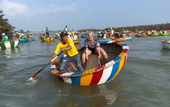 Trải nghiệm Dinner in the Sky ở Athens