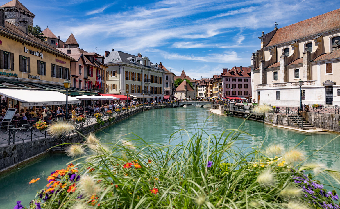 Annecy: Chuyện Tình Cổ Tích Giữa Lòng Alps – Nơi Trái Tim Tôi Để Lại…