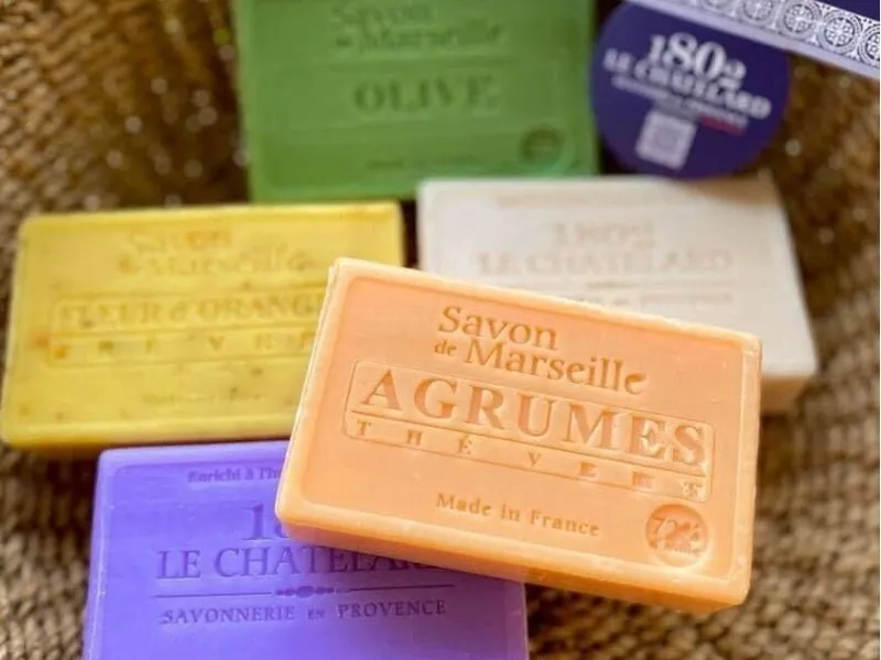 Pháp ơi, mua gì về để trái tim mãi xao xuyến nhớ Paris?