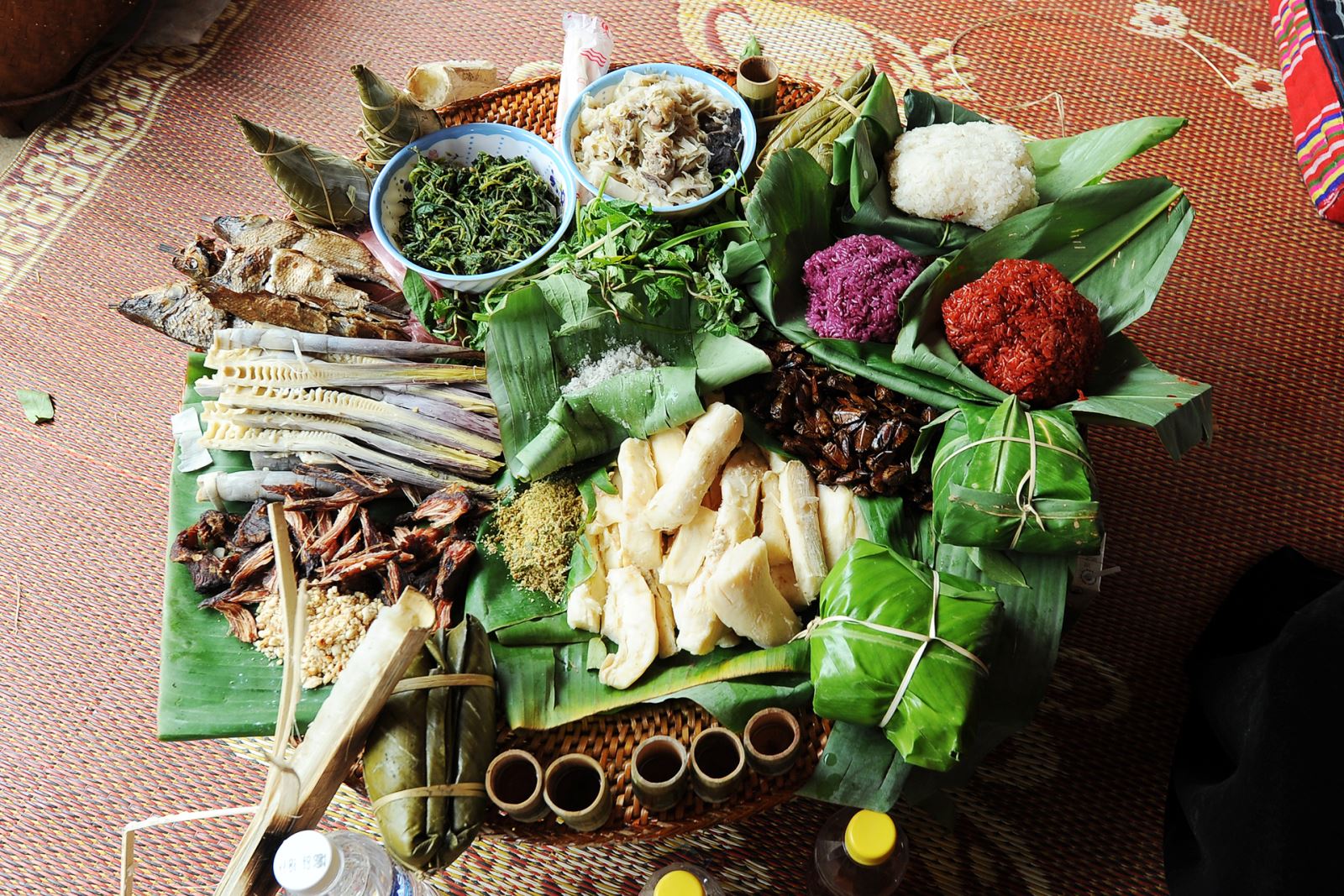 Chợ đêm nhộn nhịp