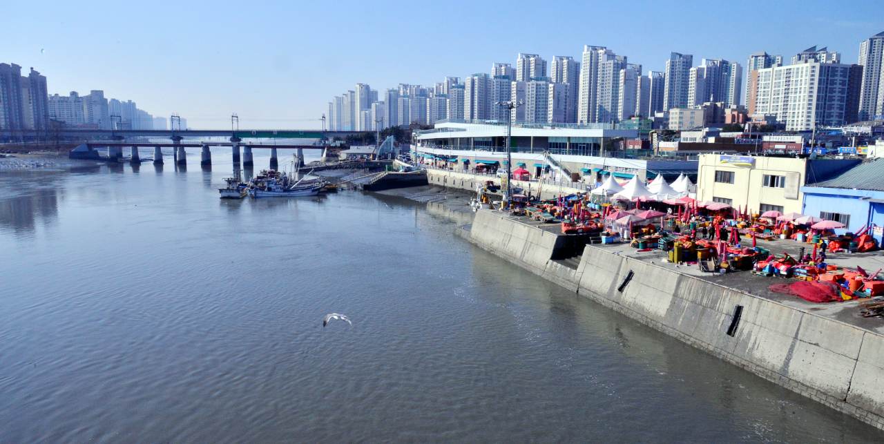 Tháp Con Tôm độc đáo, biểu tượng của Soraepogu