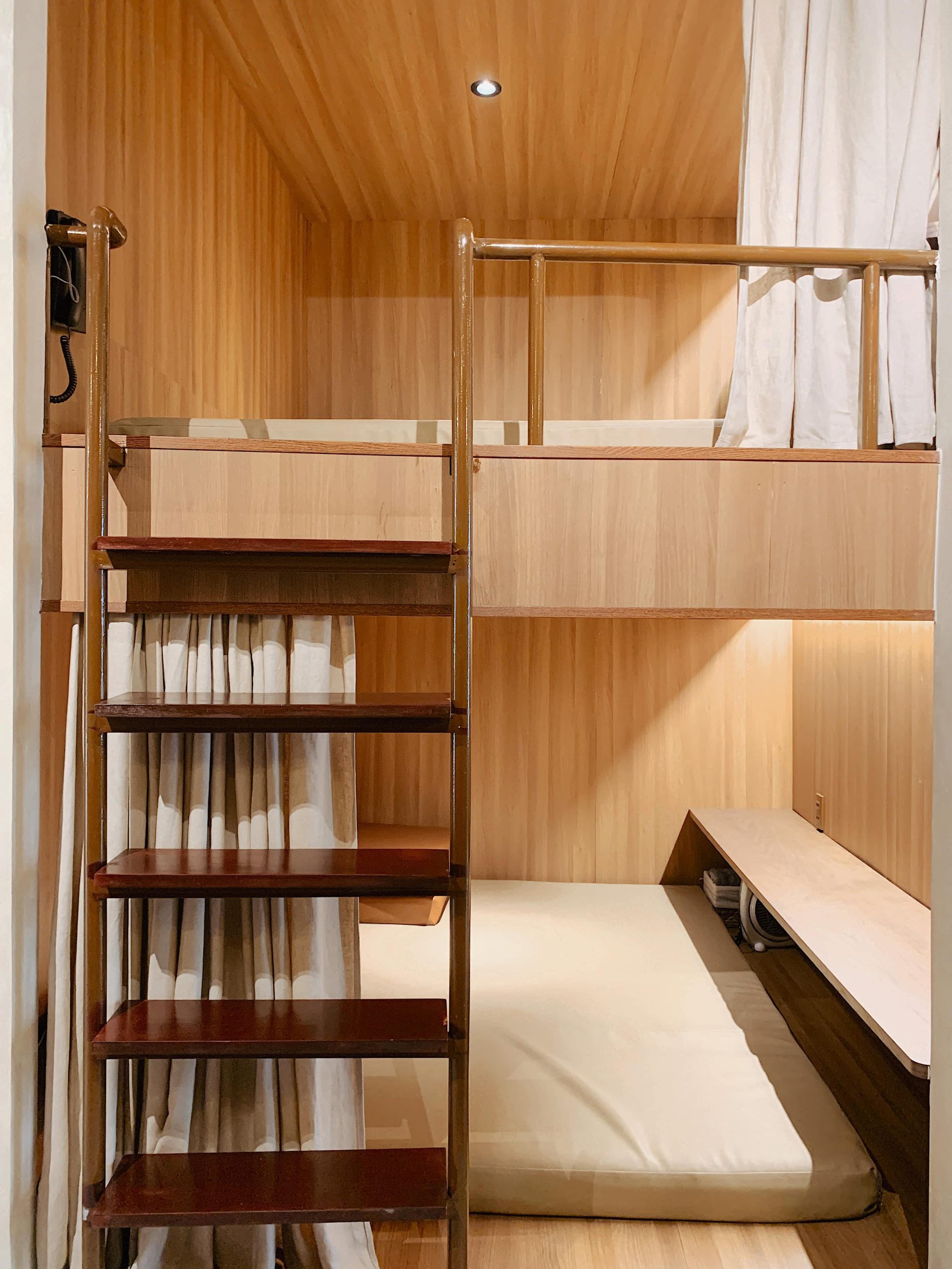 Một góc phòng ngủ riêng tư tại Chidori Coffee in bed