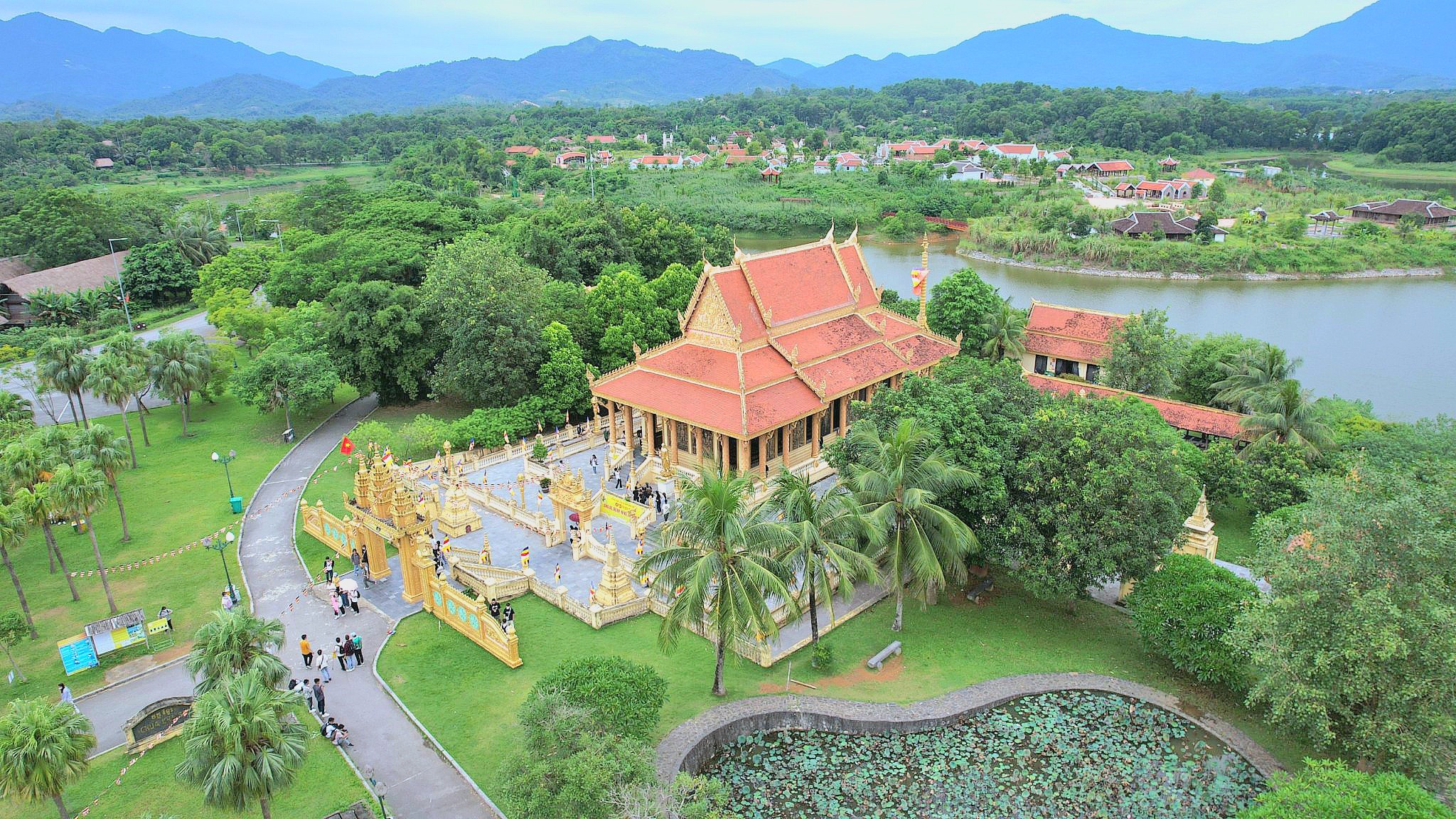 Những ngôi nhà truyền thống của các dân tộc