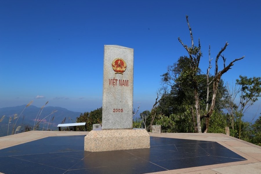 Cảnh núi non A Pa Chải