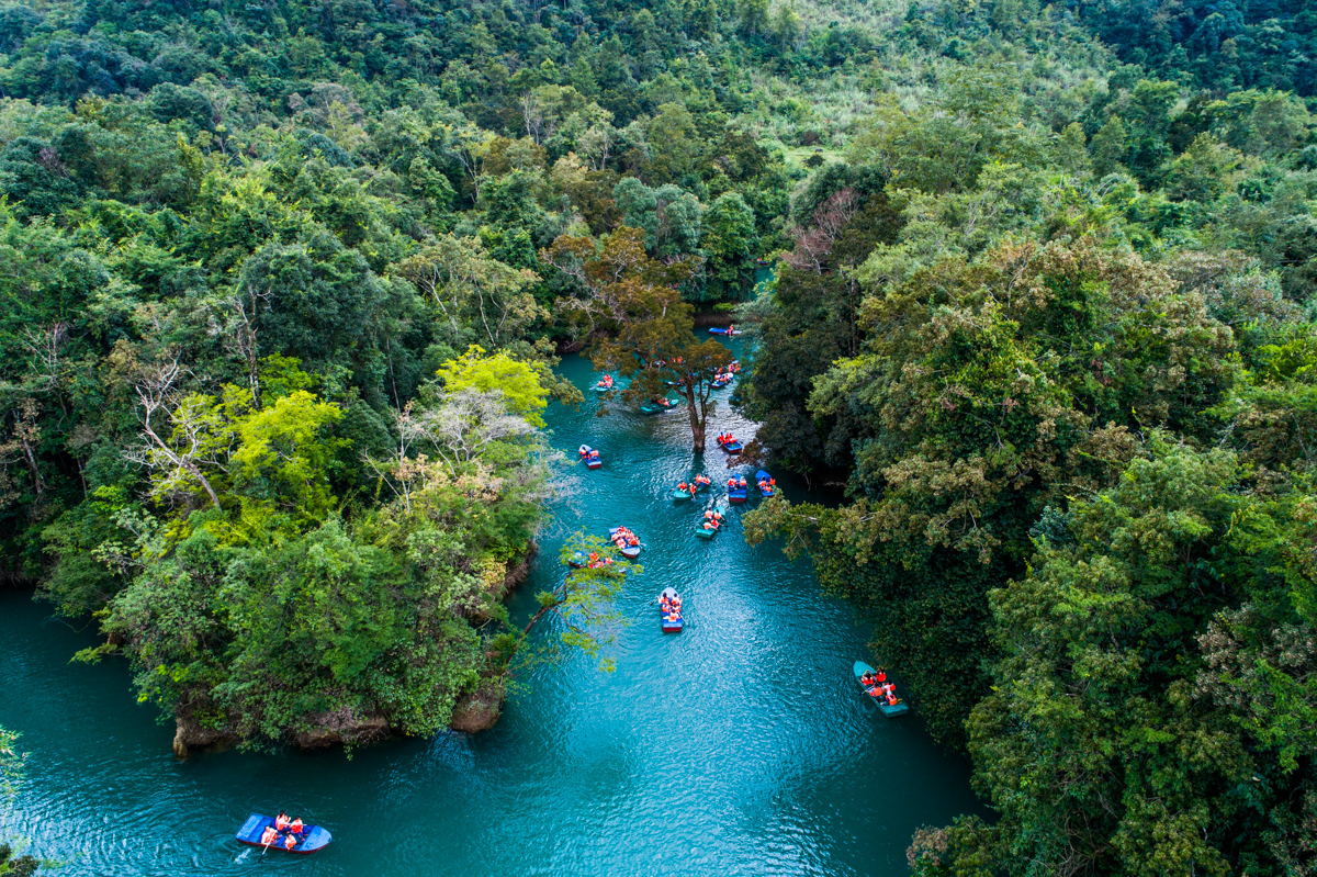 Dòng suối ở Lệ Ba