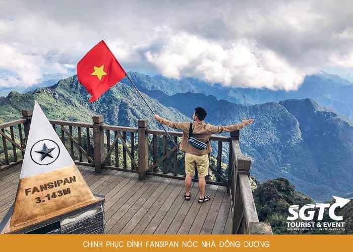 Đỉnh Fansipan Sapa giữa biển mây
