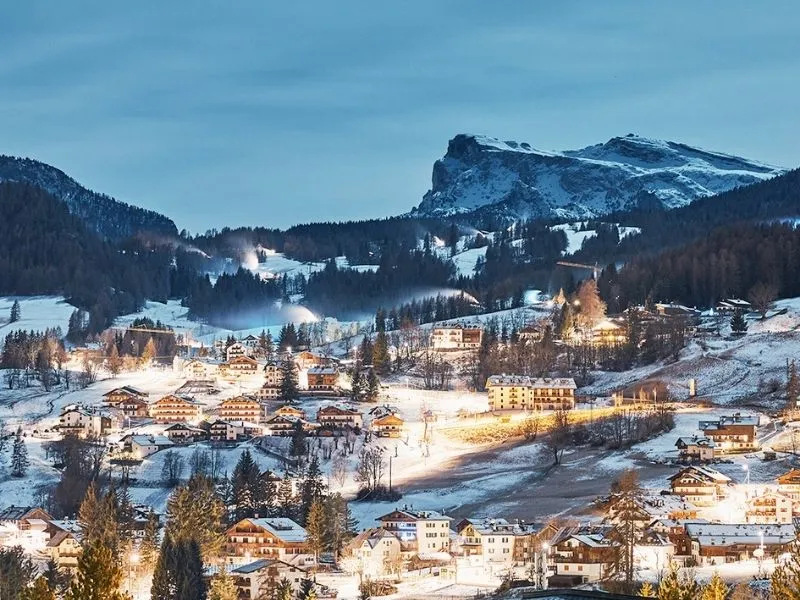 Phố cổ Nice đầy màu sắc