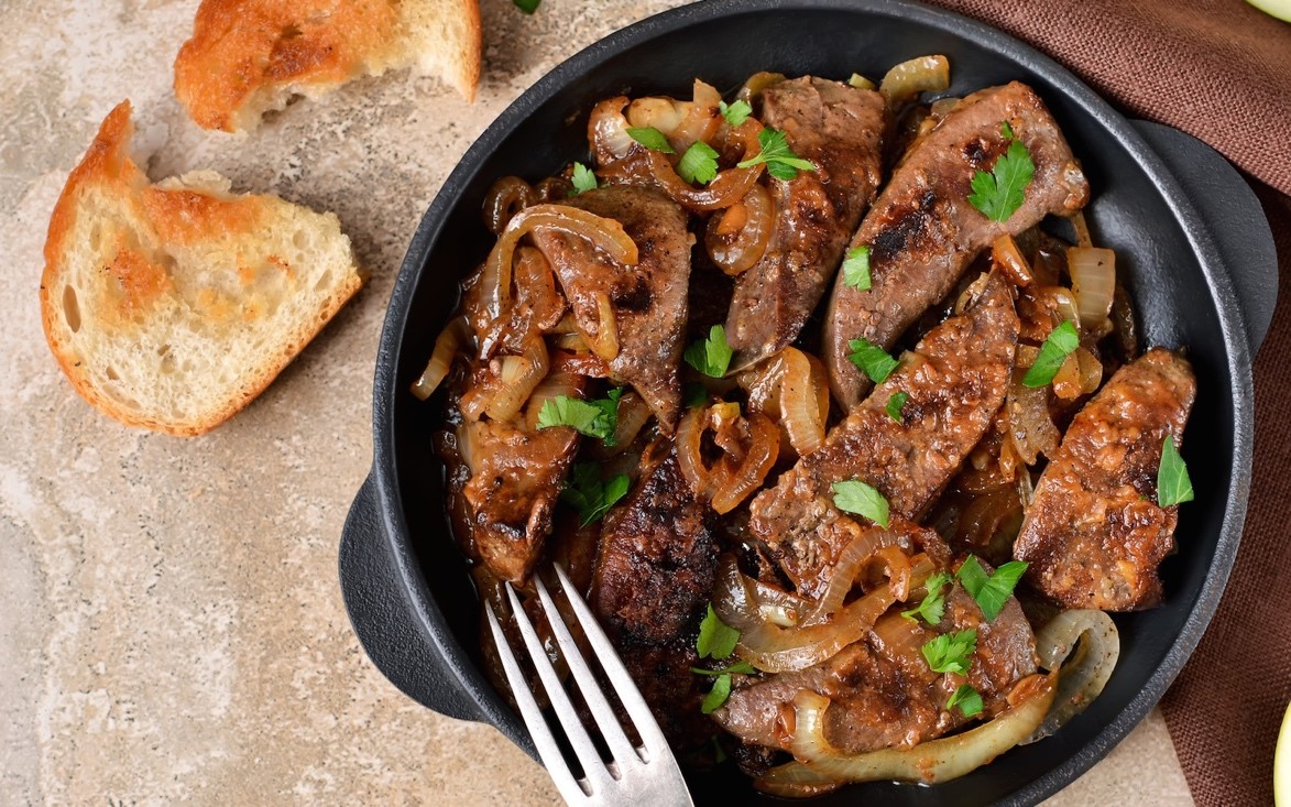 Món Fegato alla veneziana - gan bê kiểu Venice