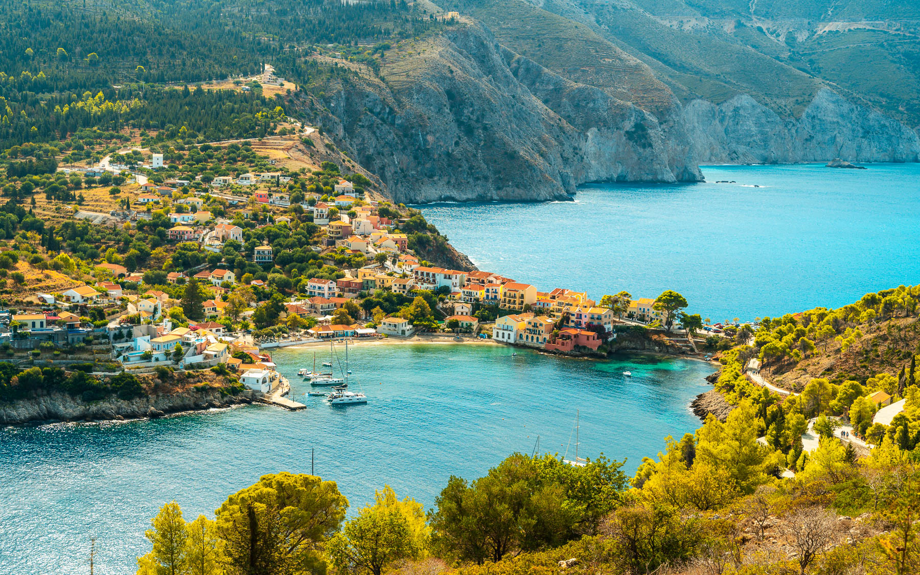 Ngôi làng Assos xinh đẹp ở Kefalonia