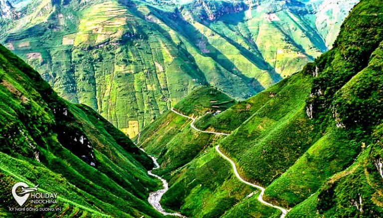 Toàn cảnh đèo Mã Pí Lèng