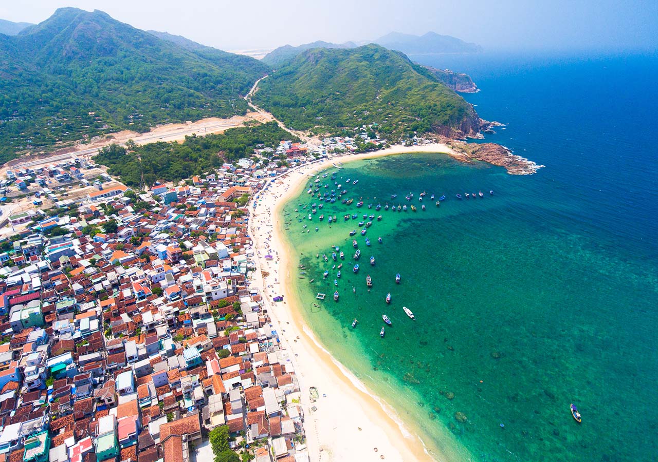 Quy Nhơn ơi, em có ổn không? Chuyện những trái tim kiên cường sau cơn bão số 13