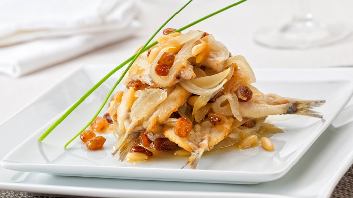 Sarde in saor - cá mòi ngâm giấm kiểu Venice