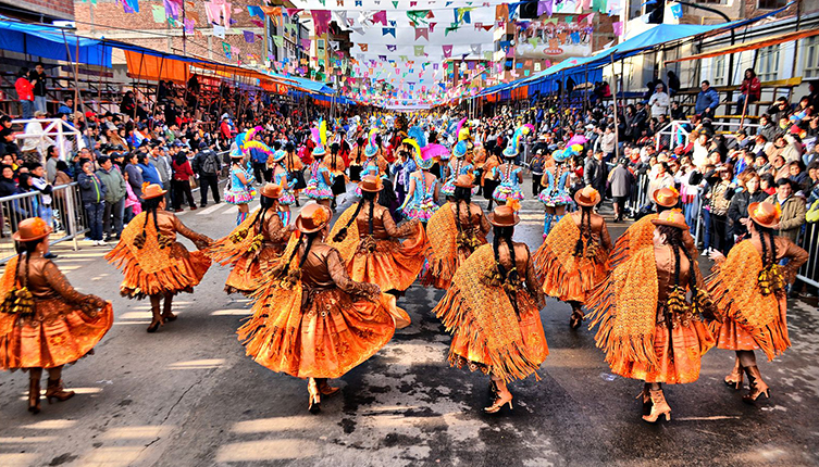 Một lễ hội ánh sáng rực rỡ ở Châu Âu vào ban đêm