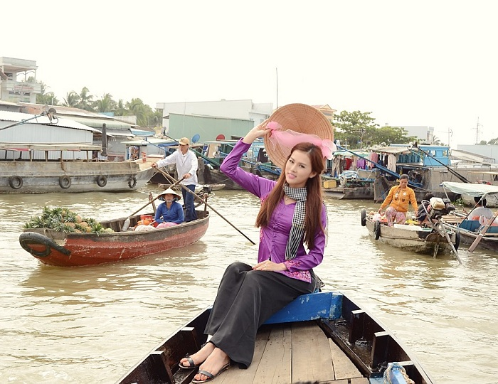 Nét văn hóa đặc trưng của miền Tây