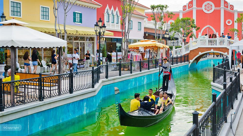 Venezia Hua Hin, khu mua sắm