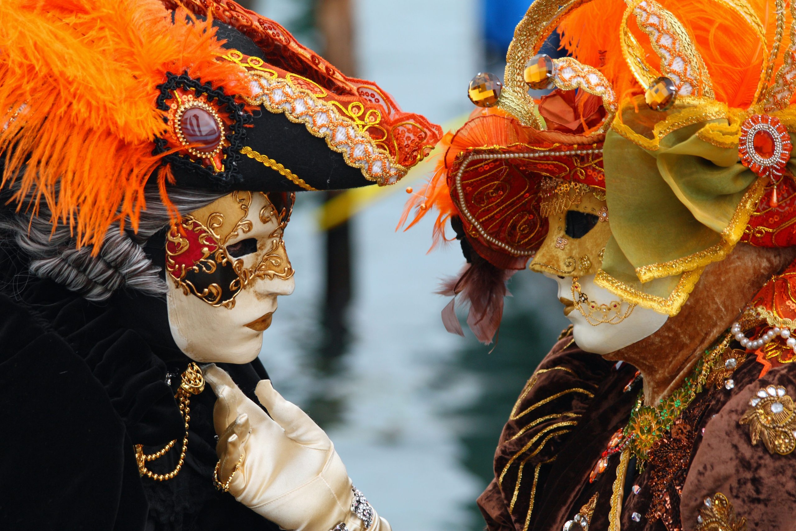 Những người đeo mặt nạ hóa trang ở Lễ hội Carnival Venice