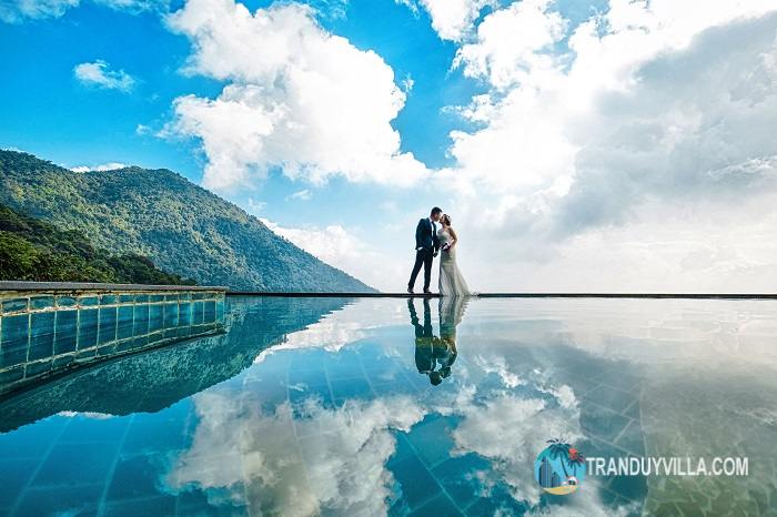 Bể bơi vô cực view hồ