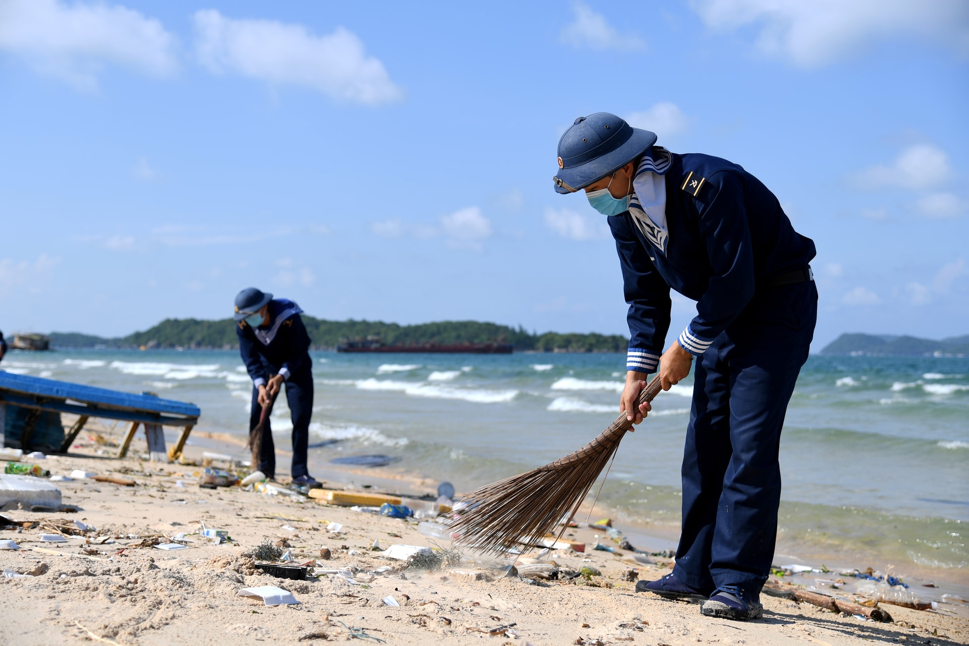 Hoạt động bảo vệ môi trường biển