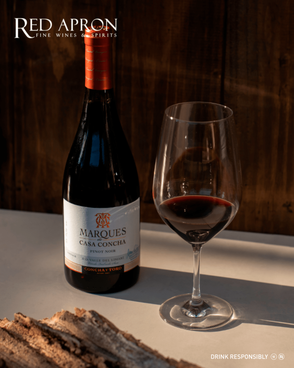 Các loại chai rượu vang được trưng bày