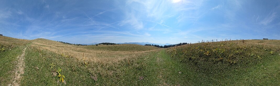 Quán cà phê hoặc nhà hàng ven kênh ở Phố cổ Annecy