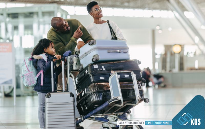 Vali và balo được chuẩn bị cho chuyến đi dài ngày