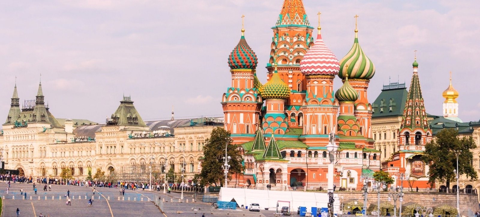 Mùa Hè Rực Lửa Ở Nga: EURO 2020 và Giấc Mơ Saint Petersburg Không Cần Visa! ✨