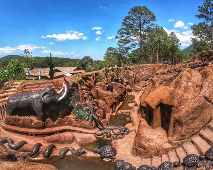 Những tác phẩm điêu khắc độc đáo tại Đường hầm Đất Sét