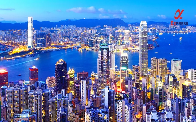 Một góc đường phố nhộn nhịp tại Hồng Kông