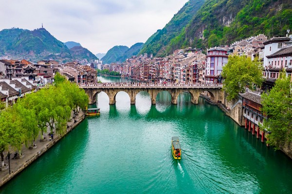 Đồ ăn vặt địa phương