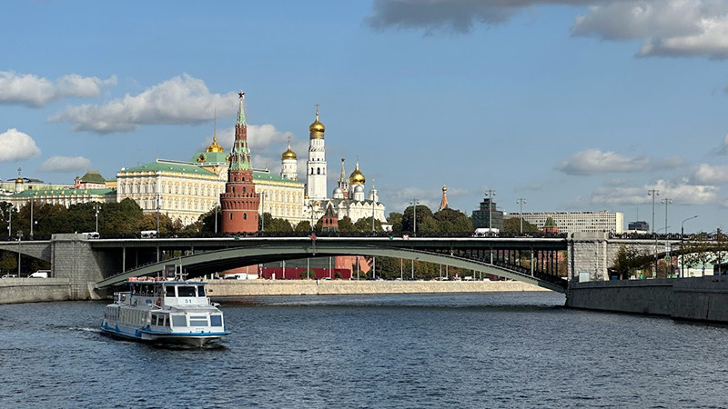 Ga tàu điện ngầm Moscow cổ kính