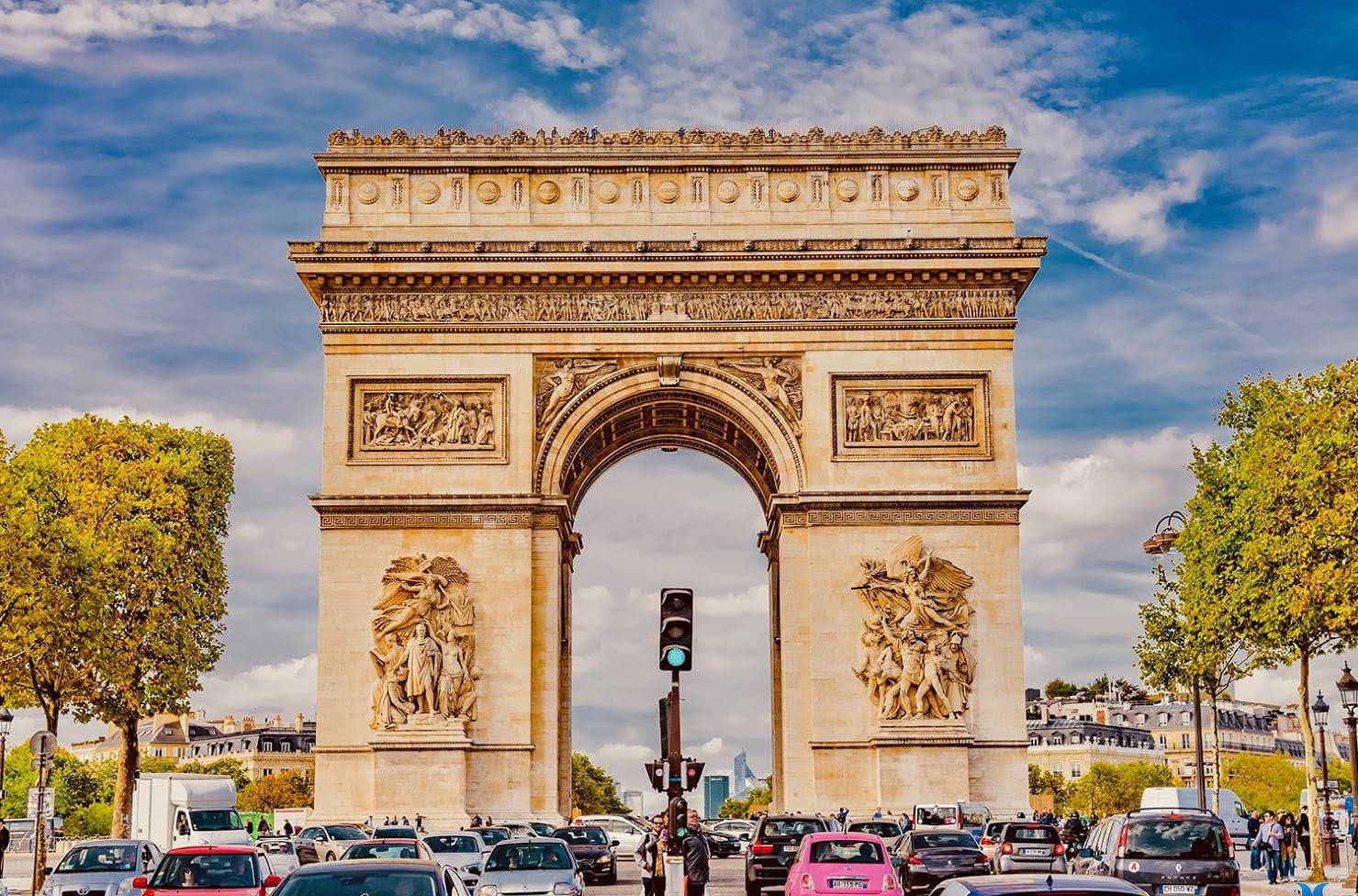 Khải Hoàn Môn trong buổi hoàng hôn