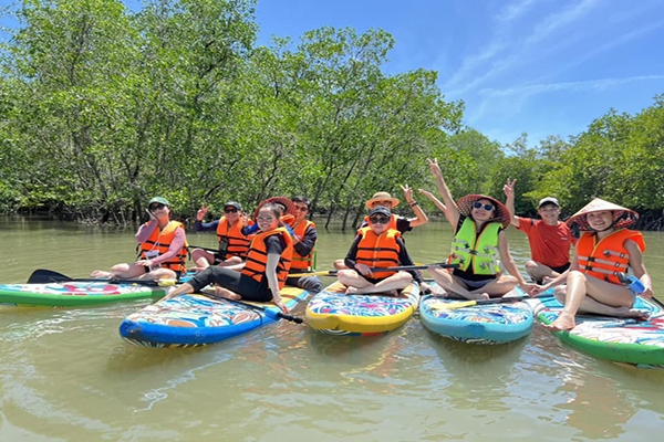 Cần Giờ: Hít thở vị biển mặn mòi, đắm mình giữa rừng xanh và say đắm hải sản tươi rói!