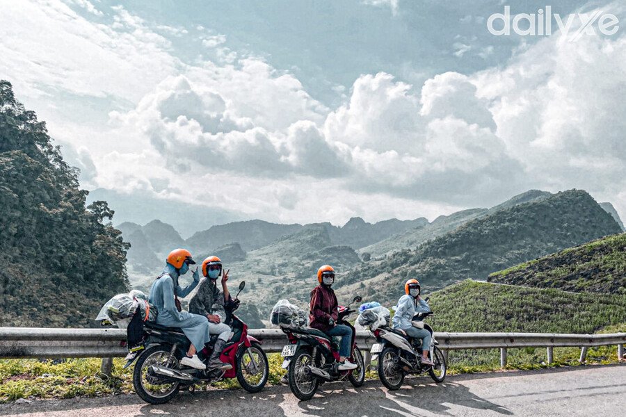 Kỷ niệm cùng xe máy trên đường