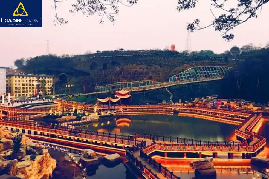 Con đường mua sắm sầm uất