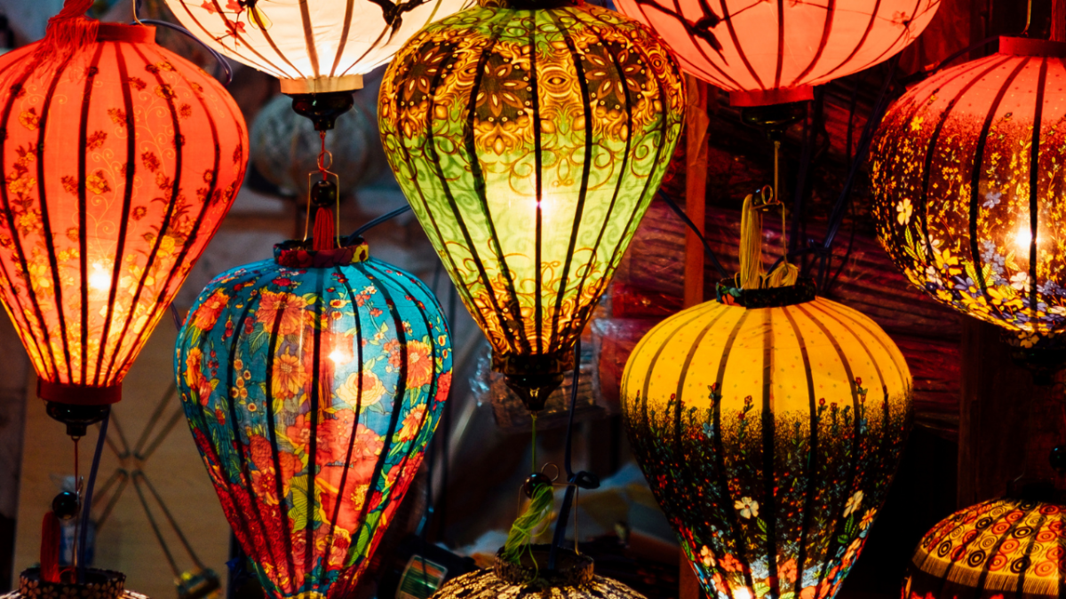 Những chiếc đèn lồng đa sắc màu ở Hội An