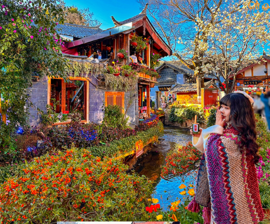 Toàn cảnh Lệ Giang cổ trấn về đêm