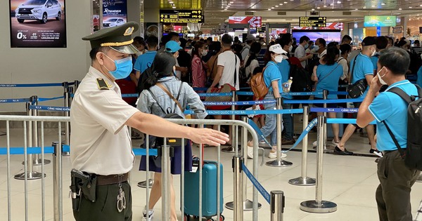 Nhân viên an ninh sân bay