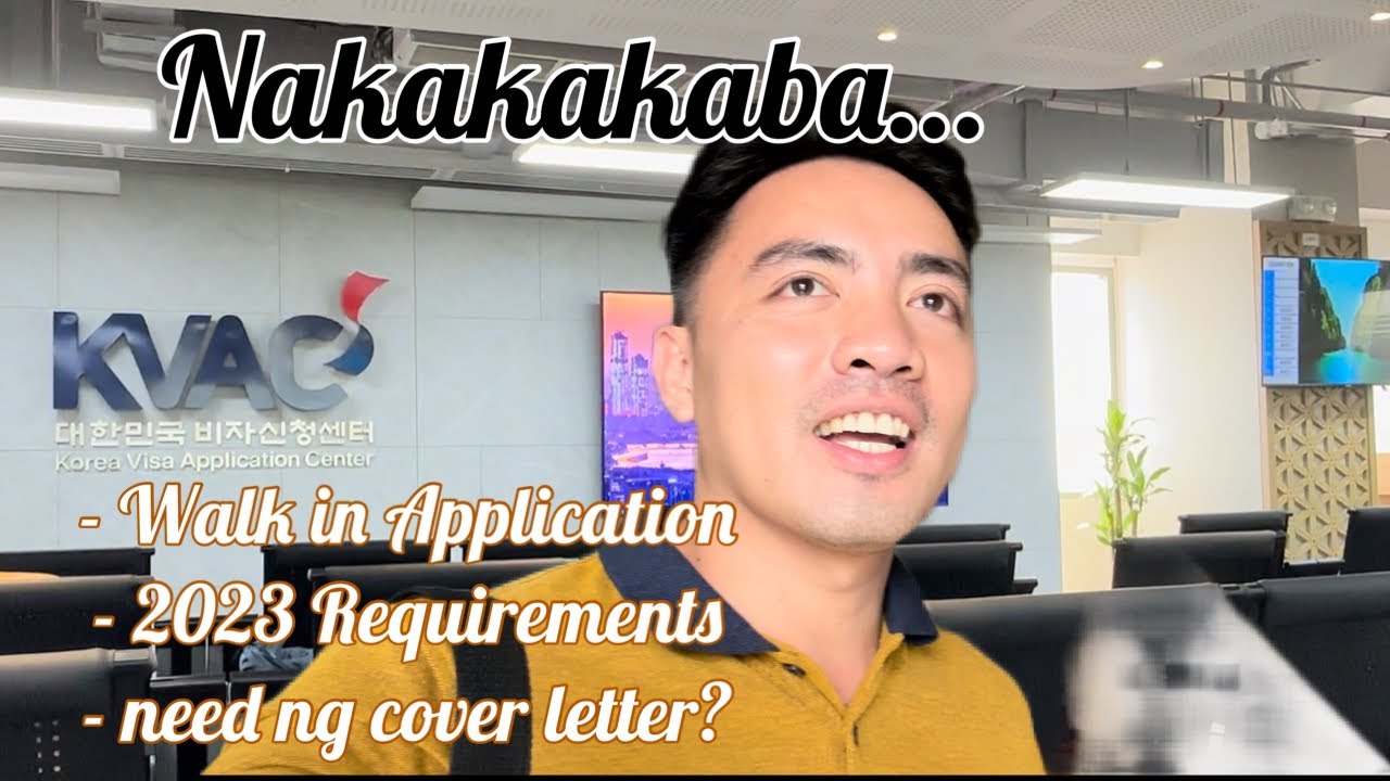 Cảnh mọi người đang xếp hàng chờ nộp hồ sơ tại trung tâm thị thực