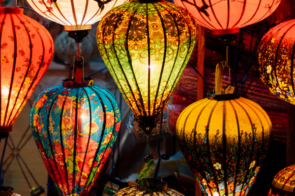 Cận cảnh đèn lồng Hội An truyền thống