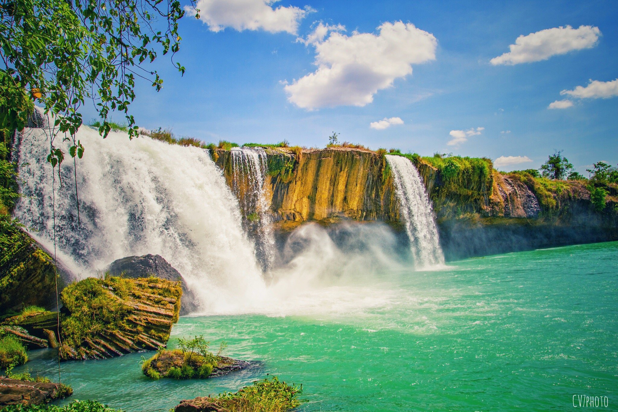 Thác Dray Nur hùng vĩ