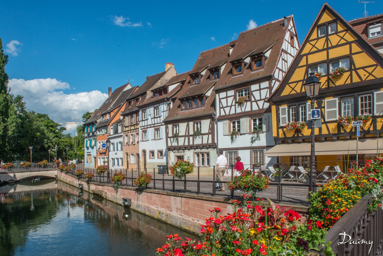 Khung cảnh buổi tối lãng mạn tại Quai de la Poissonnerie, Colmar