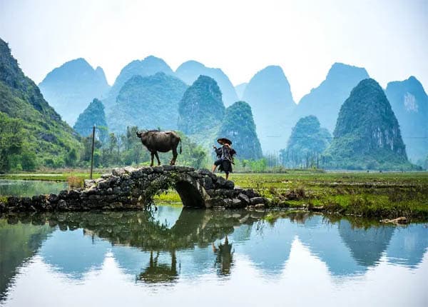 Quang cảnh núi non hùng vĩ ở Quế Lâm