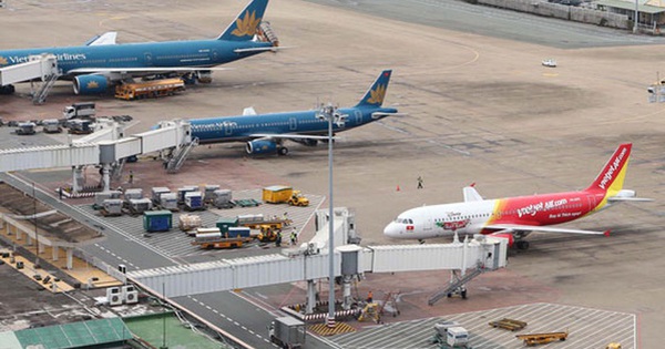 Trạm sạc điện thoại ở sân bay