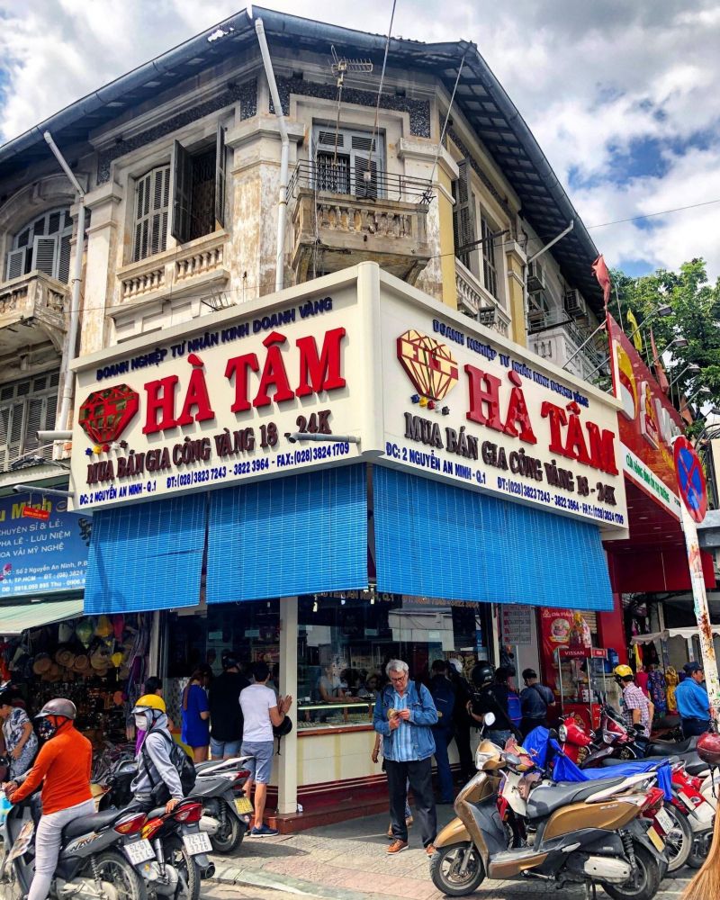 Cửa hàng vàng đổi ngoại tệ