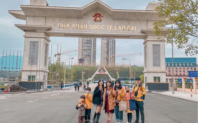 Công viên ánh sáng Hà Khẩu về đêm