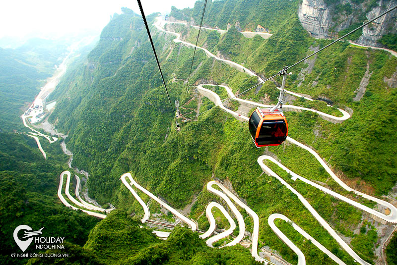 Khung cảnh núi non hùng vĩ ở Trương Gia Giới