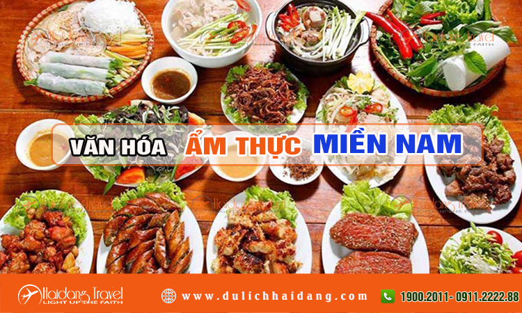 Bàn ăn đầy ắp các món ăn đặc trưng của ẩm thực miền Nam Việt Nam