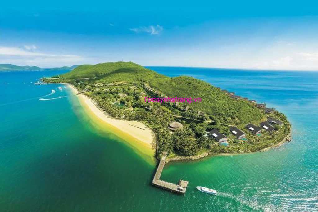 Khu nghỉ dưỡng sang trọng bên bờ biển