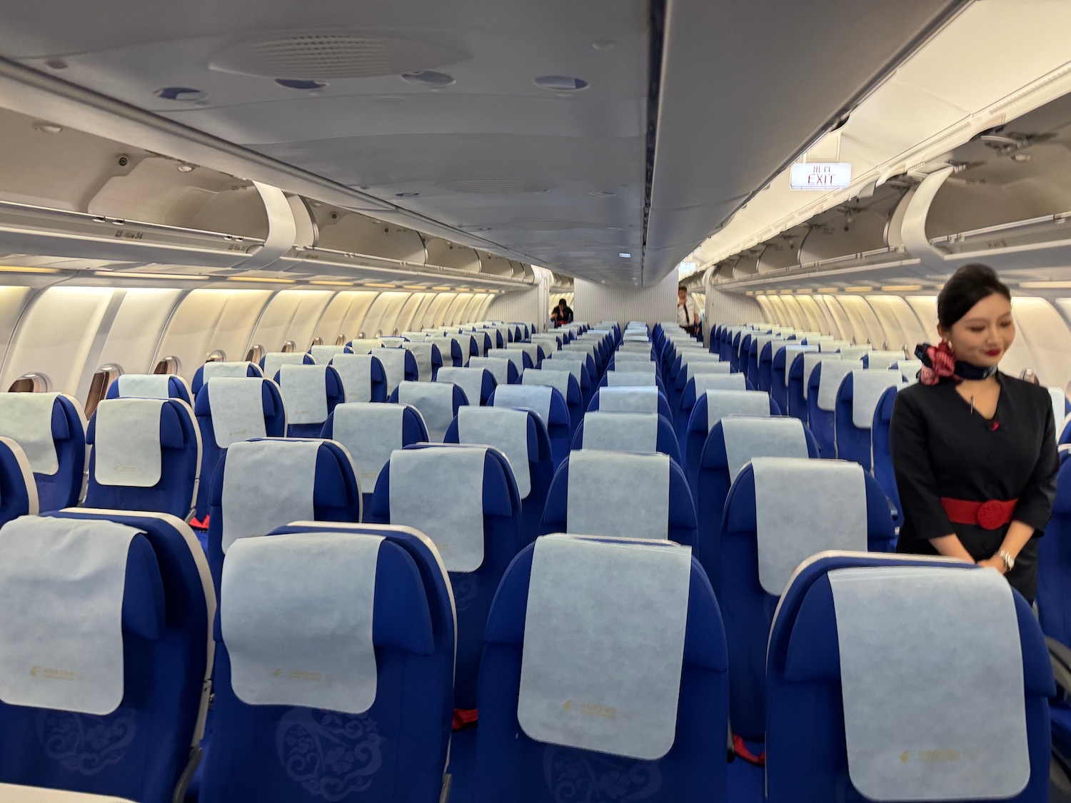 Nội thất khoang phổ thông của China Eastern Airlines