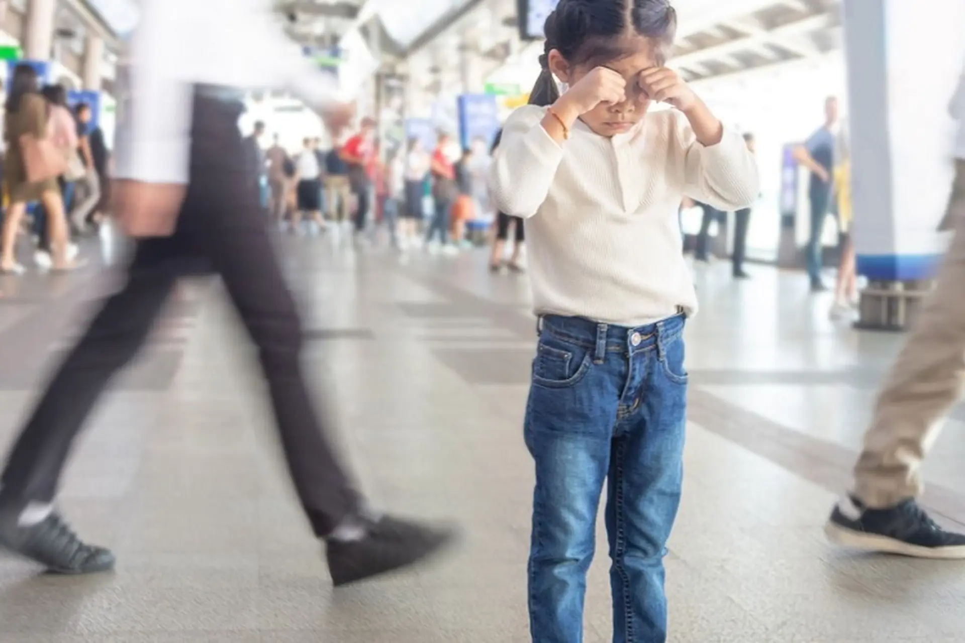 Kiểm tra kỹ thiết bị điện tử trước chuyến đi